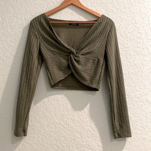 ‘Jolie & Joe’ Green Knot Top - Size Medium